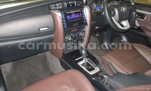 Buy Used Toyota Fortuner Silver Car in Bulawayo in Bulawayo Buy Used Toyota Fortuner Silver Car in Bulawayo in Bulawayo