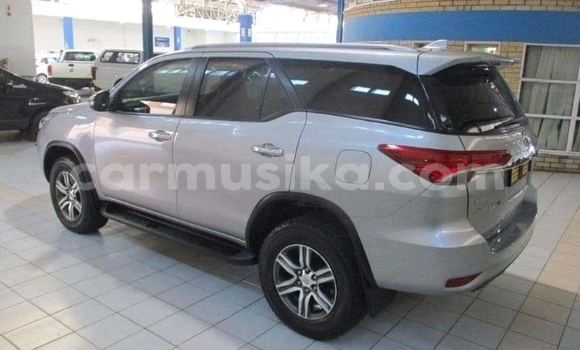 Buy Used Toyota Fortuner Silver Car in Bulawayo in Bulawayo Buy Used Toyota Fortuner Silver Car in Bulawayo in Bulawayo