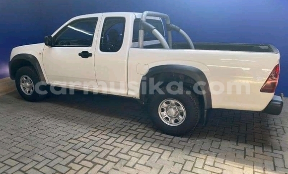 Acheter Occasion Voiture Isuzu KB Blanc à Beitbridge, Matabeleland South Acheter Occasion Voiture Isuzu KB Blanc à Beitbridge, Matabeleland South