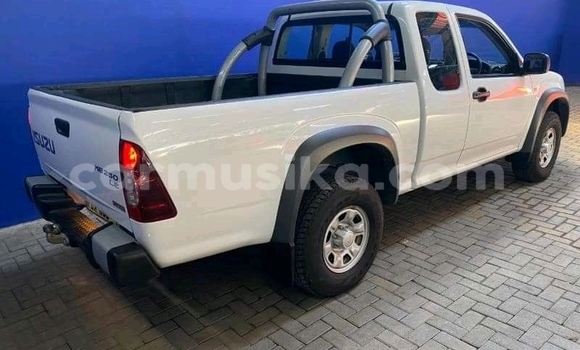 Acheter Occasion Voiture Isuzu KB Blanc à Beitbridge, Matabeleland South Acheter Occasion Voiture Isuzu KB Blanc à Beitbridge, Matabeleland South