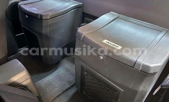 Acheter Occasion Voiture Isuzu KB Blanc à Beitbridge, Matabeleland South Acheter Occasion Voiture Isuzu KB Blanc à Beitbridge, Matabeleland South