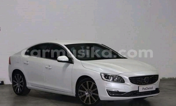 Acheter Occasion Voiture Volvo S60 Blanc à Harare, Harare