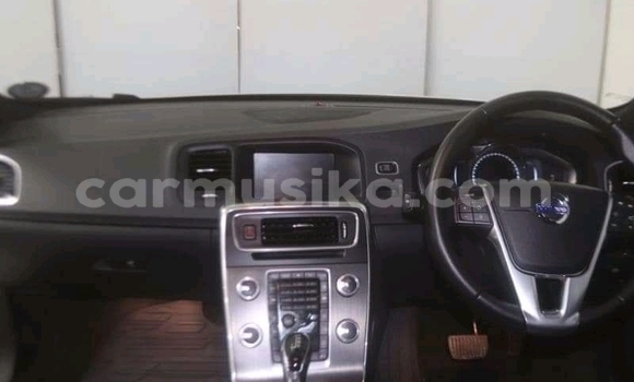 Acheter Occasion Voiture Volvo S60 Blanc à Harare, Harare Acheter Occasion Voiture Volvo S60 Blanc à Harare, Harare