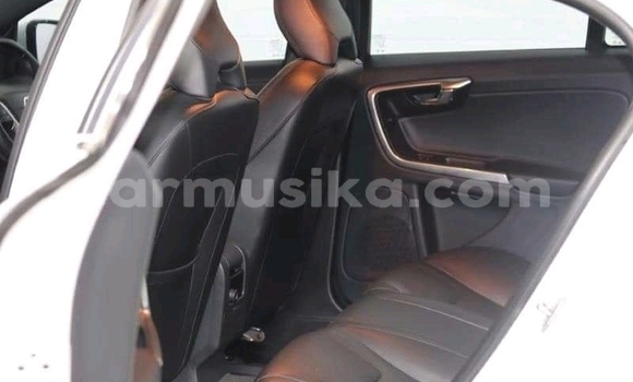 Acheter Occasion Voiture Volvo S60 Blanc à Harare, Harare Acheter Occasion Voiture Volvo S60 Blanc à Harare, Harare