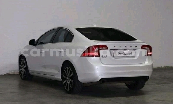 Acheter Occasion Voiture Volvo S60 Blanc à Harare, Harare Acheter Occasion Voiture Volvo S60 Blanc à Harare, Harare