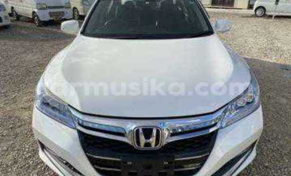 Nunua Ilio tumika Honda Accord Nyeupe Gari ndani ya Beitbridge nchini Matabeleland Kusini