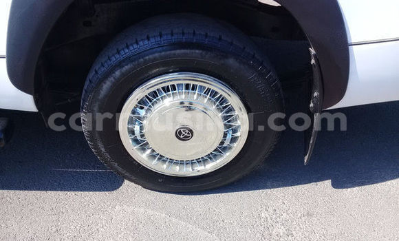 Nunua Ilio tumika Toyota Hilux Nyeupe Gari ndani ya Beitbridge nchini Matabeleland Kusini Nunua Ilio tumika Toyota Hilux Nyeupe Gari ndani ya Beitbridge nchini Matabeleland Kusini