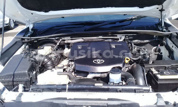 Nunua Ilio tumika Toyota Hilux Nyeupe Gari ndani ya Beitbridge nchini Matabeleland Kusini Nunua Ilio tumika Toyota Hilux Nyeupe Gari ndani ya Beitbridge nchini Matabeleland Kusini