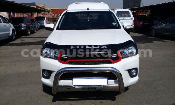 Nunua Ilio tumika Toyota Hilux Nyeupe Gari ndani ya Beitbridge nchini Matabeleland Kusini Nunua Ilio tumika Toyota Hilux Nyeupe Gari ndani ya Beitbridge nchini Matabeleland Kusini