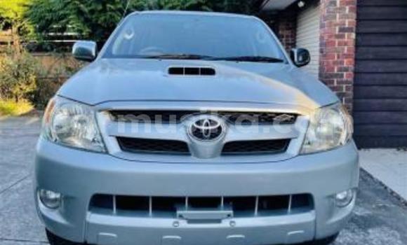 Buy Used Toyota Hilux Beige Car in Beitbridge in Matabeleland South