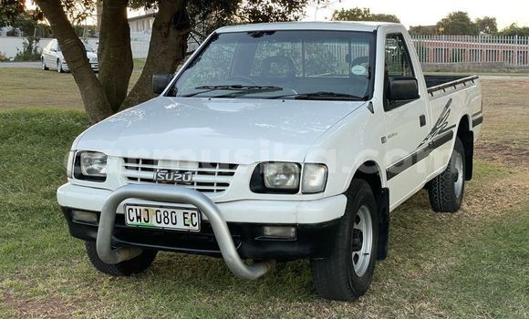 Acheter Occasion Voiture Isuzu KB Blanc à Beitbridge, Matabeleland South