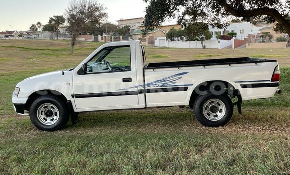Acheter Occasion Voiture Isuzu KB Blanc à Beitbridge, Matabeleland South Acheter Occasion Voiture Isuzu KB Blanc à Beitbridge, Matabeleland South