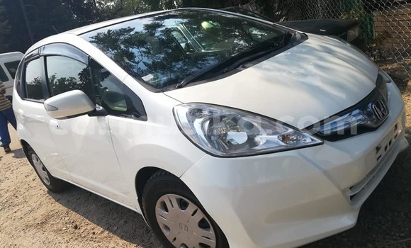 Buy Used Honda Fit White Car in Harare in Harare Buy Used Honda Fit White Car in Harare in Harare