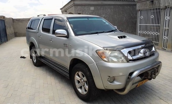 Buy Used Toyota Hilux Silver Car in Harare in Harare Buy Used Toyota Hilux Silver Car in Harare in Harare