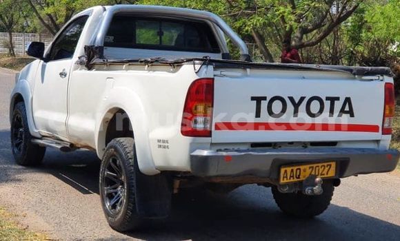 Buy Used Toyota Hilux White Car in Masvingo in Masvingo Buy Used Toyota Hilux White Car in Masvingo in Masvingo