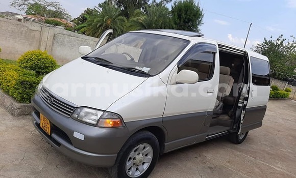 Buy Used Toyota Granvia White Car in Masvingo in Masvingo