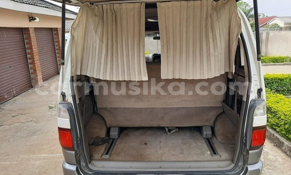 Buy Used Toyota Granvia White Car in Masvingo in Masvingo Buy Used Toyota Granvia White Car in Masvingo in Masvingo