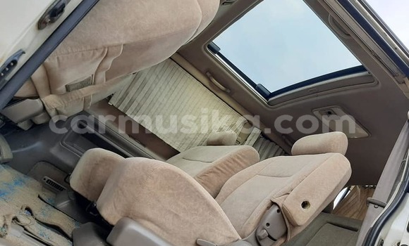 Buy Used Toyota Granvia White Car in Masvingo in Masvingo Buy Used Toyota Granvia White Car in Masvingo in Masvingo