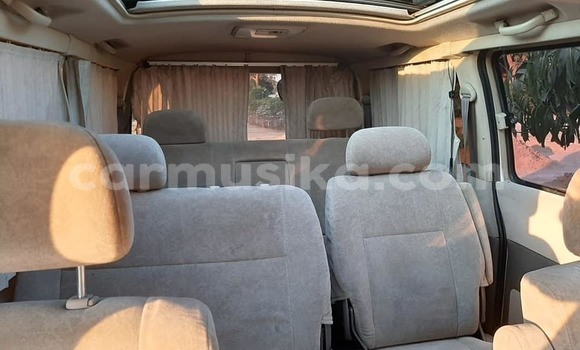Buy Used Toyota Granvia White Car in Masvingo in Masvingo Buy Used Toyota Granvia White Car in Masvingo in Masvingo