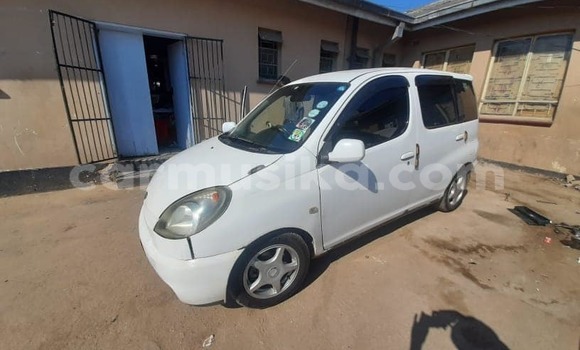 Buy Used Toyota FunCargo White Car in Masvingo in Masvingo Buy Used Toyota FunCargo White Car in Masvingo in Masvingo