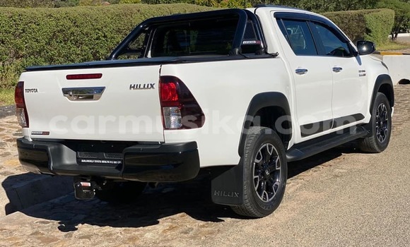 Buy Used Toyota Hilux White Car in Masvingo in Masvingo Buy Used Toyota Hilux White Car in Masvingo in Masvingo