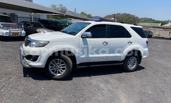 Buy Used Toyota Fortuner White Car in Mutare in Manicaland