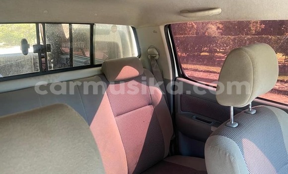 Buy Used Toyota Hilux White Car in Masvingo in Masvingo Buy Used Toyota Hilux White Car in Masvingo in Masvingo