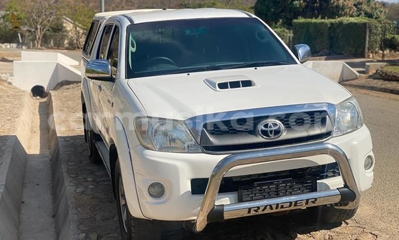 Buy Used Toyota Hilux White Car in Masvingo in Masvingo Buy Used Toyota Hilux White Car in Masvingo in Masvingo