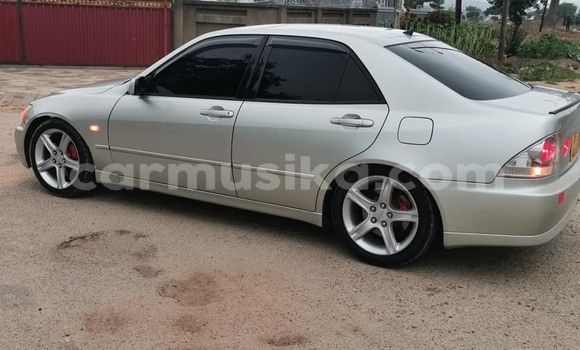Buy Used Toyota Altezza Silver Car in Masvingo in Masvingo Buy Used Toyota Altezza Silver Car in Masvingo in Masvingo