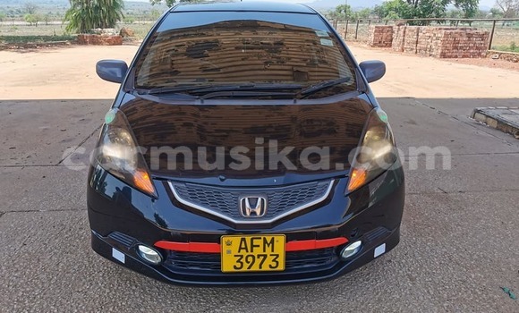 Tenga Tsaru Honda Fit Nhema Mota in Masvingo in Masvingo