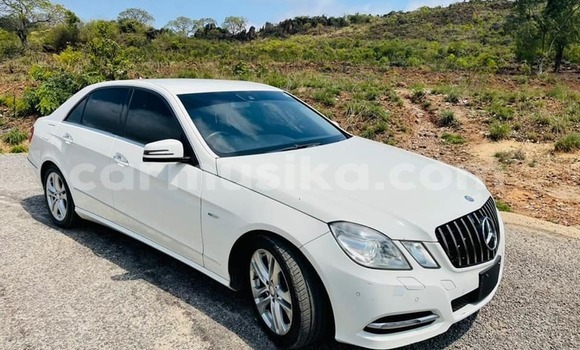 Buy Used Mercedes‒Benz E–Class White Car in Masvingo in Masvingo Buy Used Mercedes‒Benz E–Class White Car in Masvingo in Masvingo