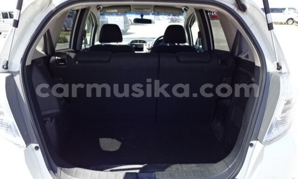 Buy Used Honda Fit White Car in Beitbridge in Matabeleland South Buy Used Honda Fit White Car in Beitbridge in Matabeleland South