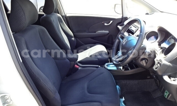 Buy Used Honda Fit White Car in Beitbridge in Matabeleland South Buy Used Honda Fit White Car in Beitbridge in Matabeleland South