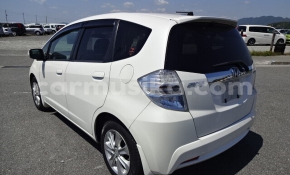 Buy Used Honda Fit White Car in Beitbridge in Matabeleland South Buy Used Honda Fit White Car in Beitbridge in Matabeleland South