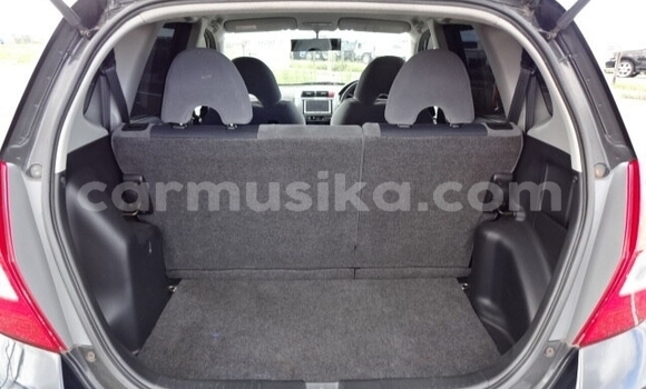 Nunua Ilio tumika Honda Fit Nyeusi Gari ndani ya Beitbridge nchini Matabeleland Kusini Nunua Ilio tumika Honda Fit Nyeusi Gari ndani ya Beitbridge nchini Matabeleland Kusini