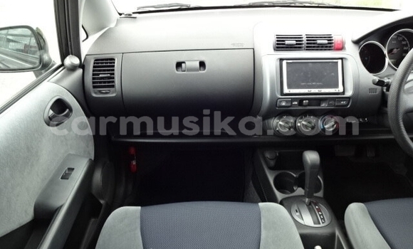 Nunua Ilio tumika Honda Fit Nyeusi Gari ndani ya Beitbridge nchini Matabeleland Kusini Nunua Ilio tumika Honda Fit Nyeusi Gari ndani ya Beitbridge nchini Matabeleland Kusini