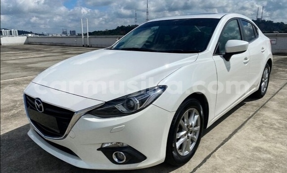 Buy Used Mazda 3 White Car in Beitbridge in Matabeleland South