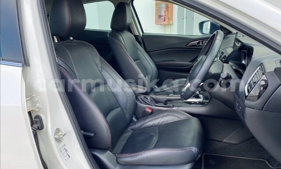 Acheter Occasion Voiture Mazda 3 Blanc à Beitbridge, Matabeleland South Acheter Occasion Voiture Mazda 3 Blanc à Beitbridge, Matabeleland South