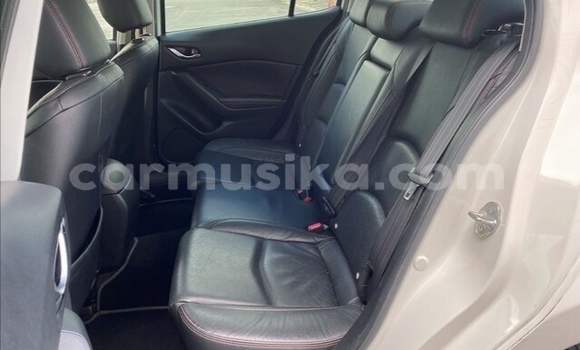 Acheter Occasion Voiture Mazda 3 Blanc à Beitbridge, Matabeleland South Acheter Occasion Voiture Mazda 3 Blanc à Beitbridge, Matabeleland South