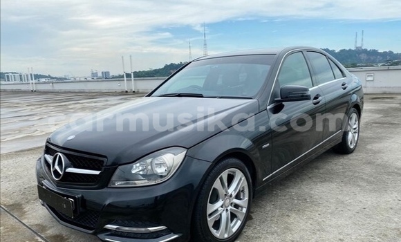 Tenga Tsaru Mercedes‒Benz C–Class Nhema Mota in Beitbridge in Matabeleland South