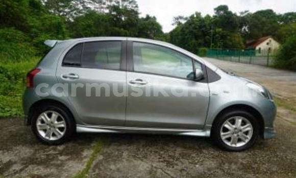 Acheter Occasion Voiture Toyota Yaris Bleu à Beitbridge, Matabeleland South Acheter Occasion Voiture Toyota Yaris Bleu à Beitbridge, Matabeleland South