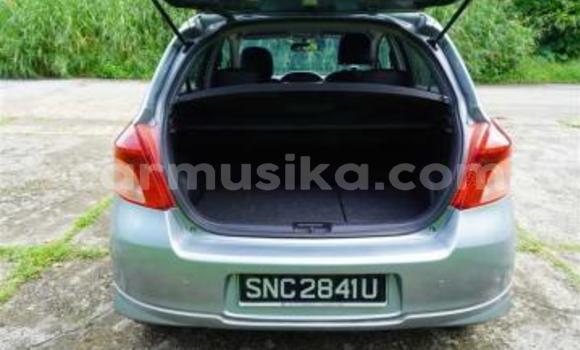 Acheter Occasion Voiture Toyota Yaris Bleu à Beitbridge, Matabeleland South Acheter Occasion Voiture Toyota Yaris Bleu à Beitbridge, Matabeleland South