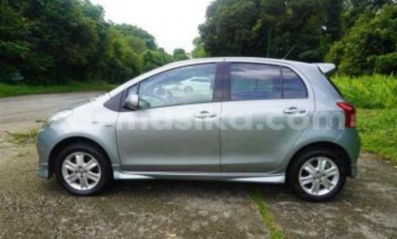 Acheter Occasion Voiture Toyota Yaris Bleu à Beitbridge, Matabeleland South Acheter Occasion Voiture Toyota Yaris Bleu à Beitbridge, Matabeleland South