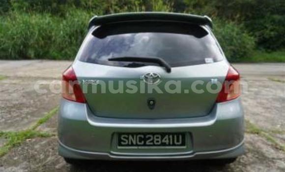 Acheter Occasion Voiture Toyota Yaris Bleu à Beitbridge, Matabeleland South Acheter Occasion Voiture Toyota Yaris Bleu à Beitbridge, Matabeleland South