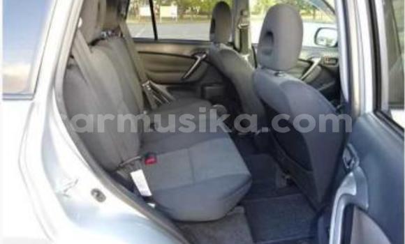 Nunua Ilio tumika Toyota RAV4 Fedha Gari ndani ya Beitbridge nchini Matabeleland Kusini Nunua Ilio tumika Toyota RAV4 Fedha Gari ndani ya Beitbridge nchini Matabeleland Kusini