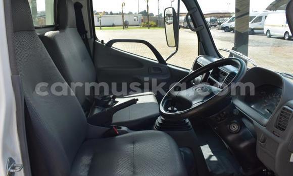 Acheter Occasion Voiture Toyota Dyna Blanc à Beitbridge, Matabeleland South Acheter Occasion Voiture Toyota Dyna Blanc à Beitbridge, Matabeleland South