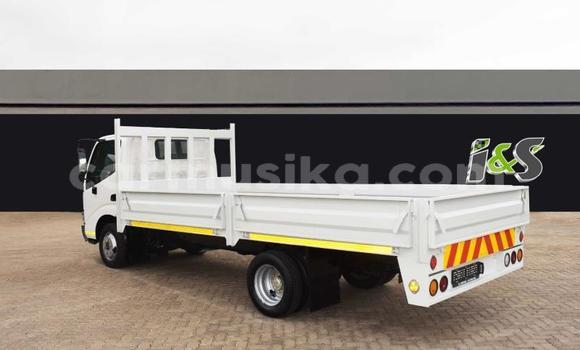 Acheter Occasion Voiture Toyota Dyna Blanc à Beitbridge, Matabeleland South Acheter Occasion Voiture Toyota Dyna Blanc à Beitbridge, Matabeleland South