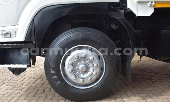 Acheter Occasion Utilitaire Isuzu FTR 850 Blanc à Beitbridge, Matabeleland South Acheter Occasion Utilitaire Isuzu FTR 850 Blanc à Beitbridge, Matabeleland South