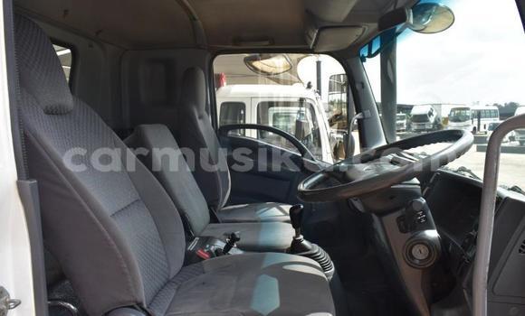 Acheter Occasion Utilitaire Isuzu FTR 850 Blanc à Beitbridge, Matabeleland South Acheter Occasion Utilitaire Isuzu FTR 850 Blanc à Beitbridge, Matabeleland South