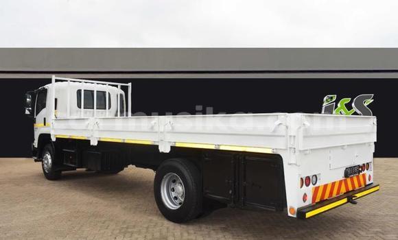Acheter Occasion Utilitaire Isuzu FTR 850 Blanc à Beitbridge, Matabeleland South Acheter Occasion Utilitaire Isuzu FTR 850 Blanc à Beitbridge, Matabeleland South
